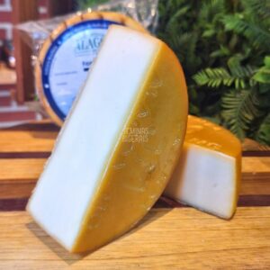 QUEIJO DEFUMADO FAZENDA JM - ALAGOA Aproximadamente 1kg